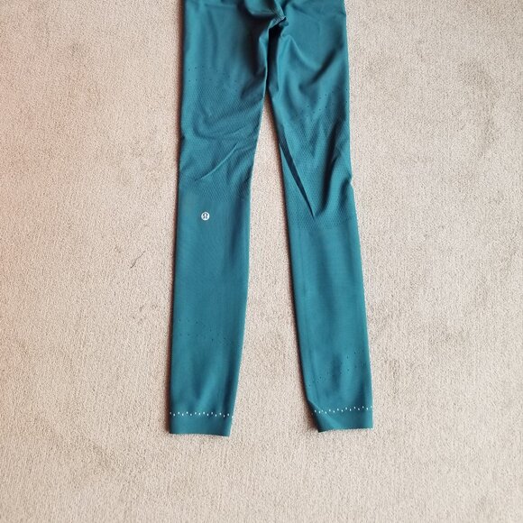 Lululemon Zoned In Tight 27" Senseknit in Green Jasper, size 4 - Picture 12 of 12